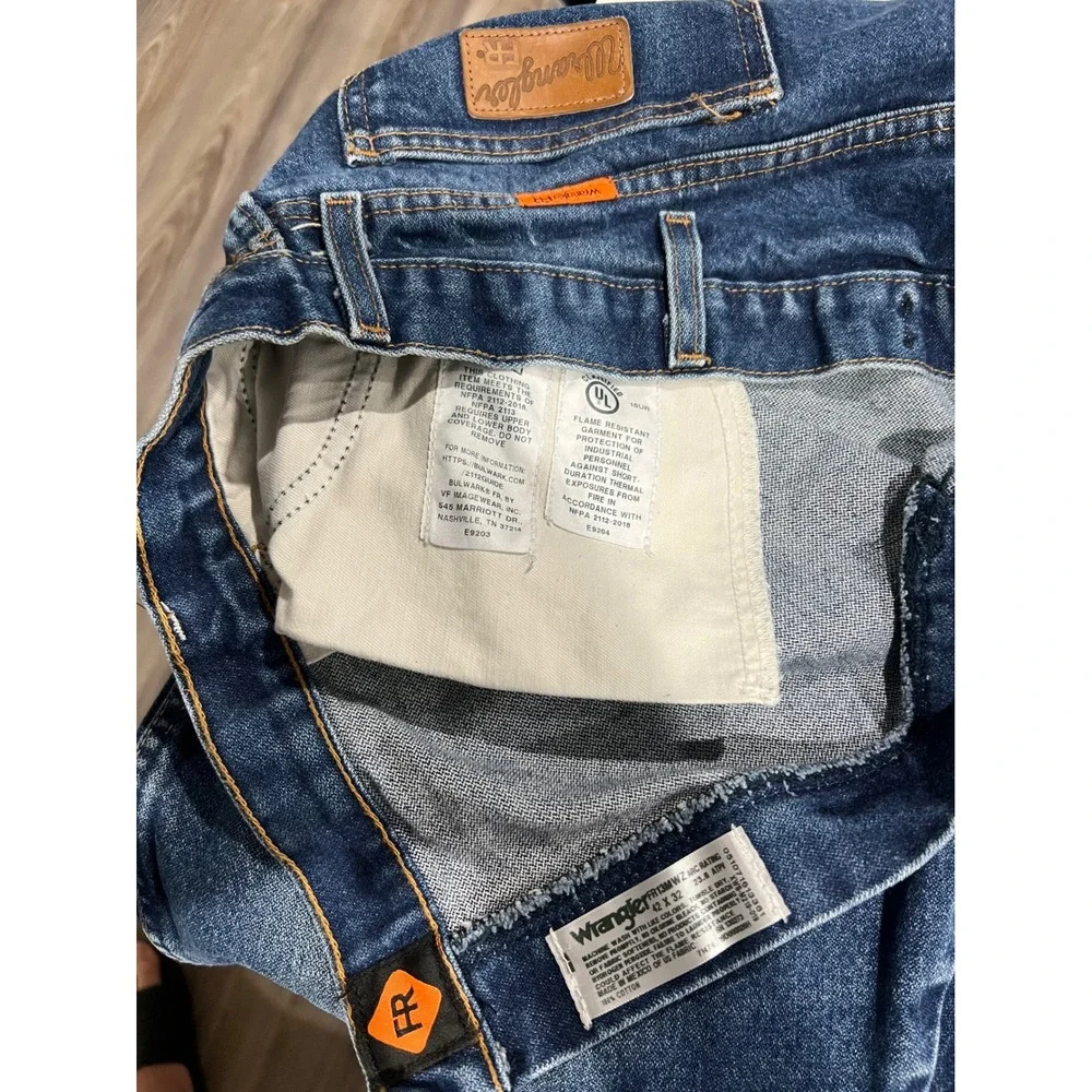 Wrangler FR Flame Resistant FR13M WZ Mens Blue Straight Leg Work Jeans 42x32